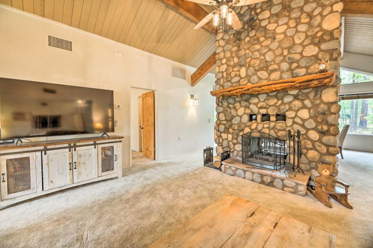 Lush Pinetop Retreat With Large Deck And Wooded Yard! Exterior foto