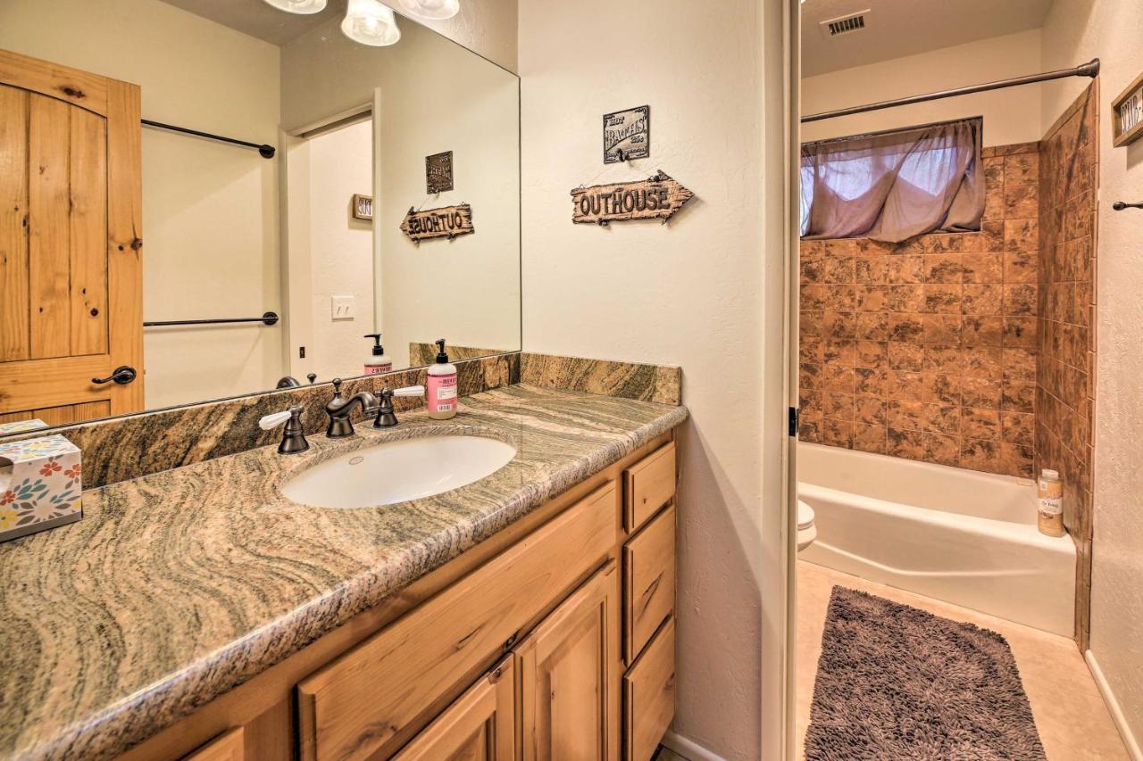 Lush Pinetop Retreat With Large Deck And Wooded Yard! Exterior foto